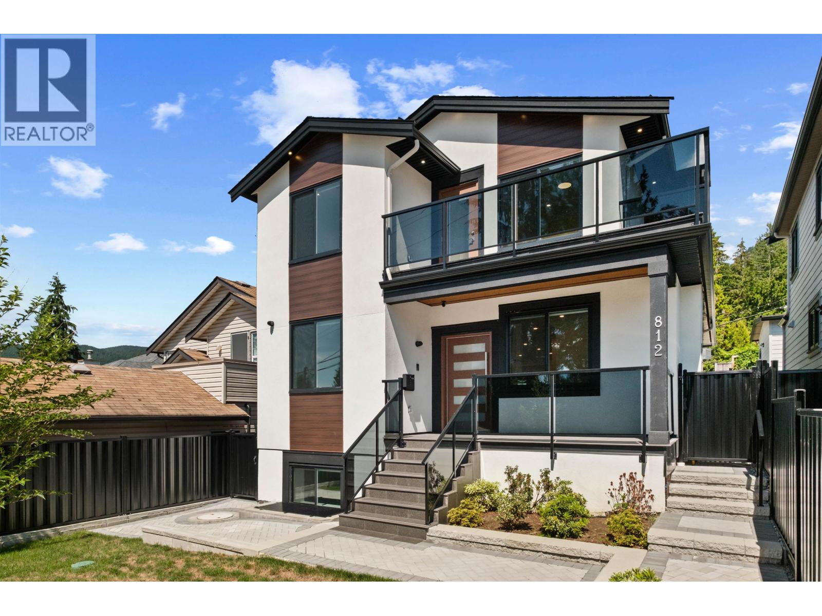 812 Montroyal Boulevard Property Photo 1
