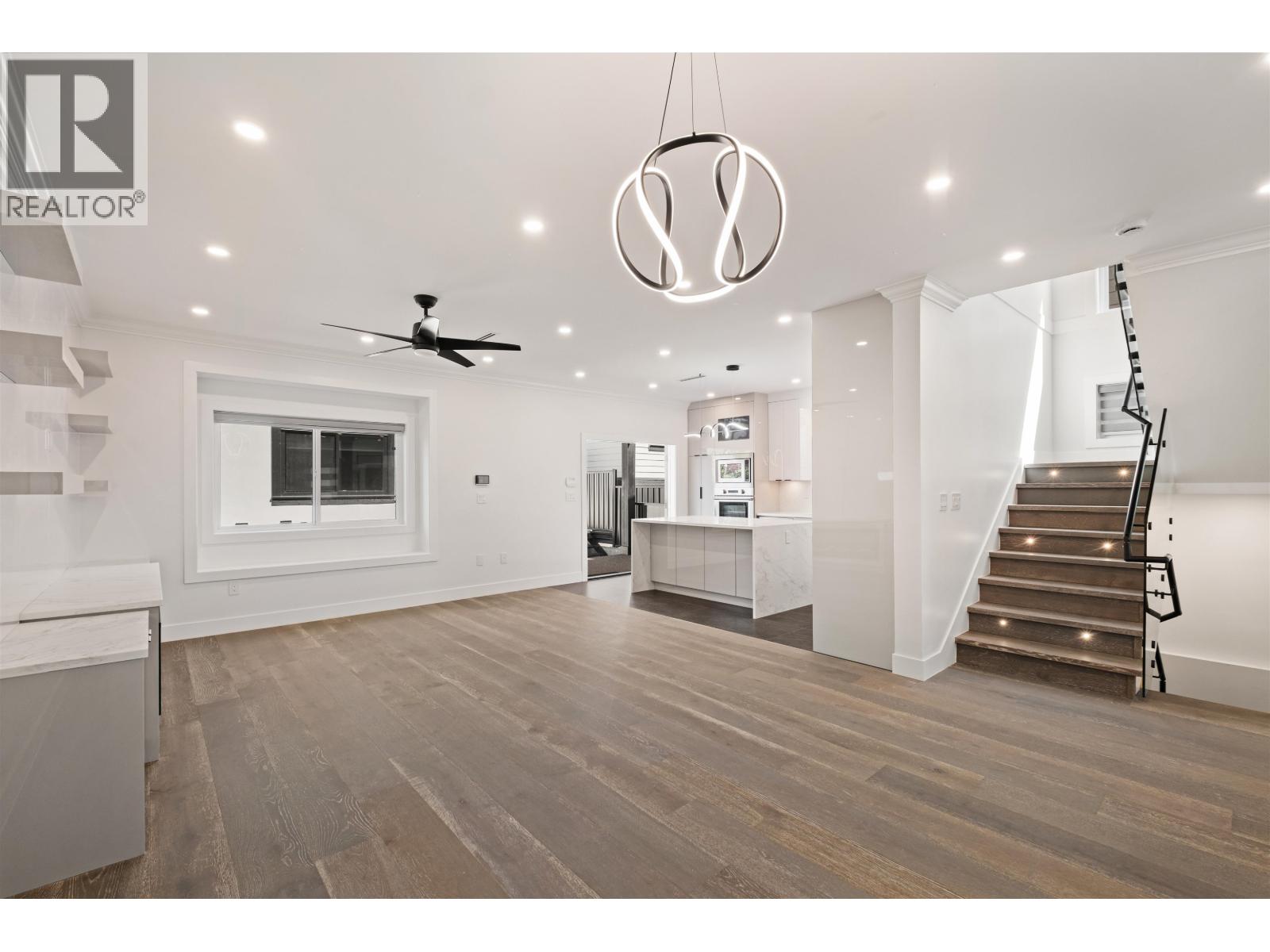 812 Montroyal Boulevard Property Photo 3