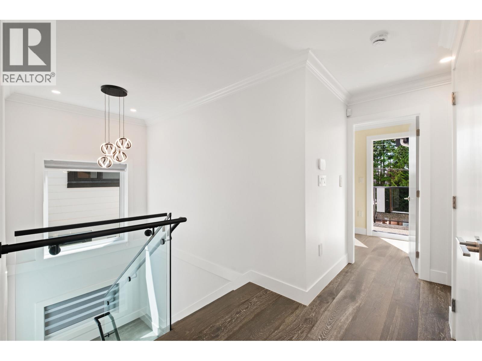 812 Montroyal Boulevard Property Photo 12