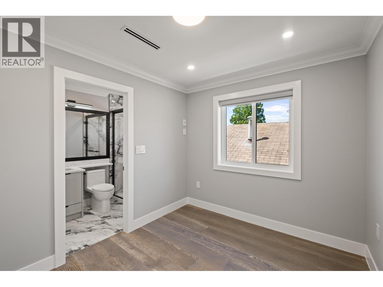 812 Montroyal Boulevard Property Photo 17