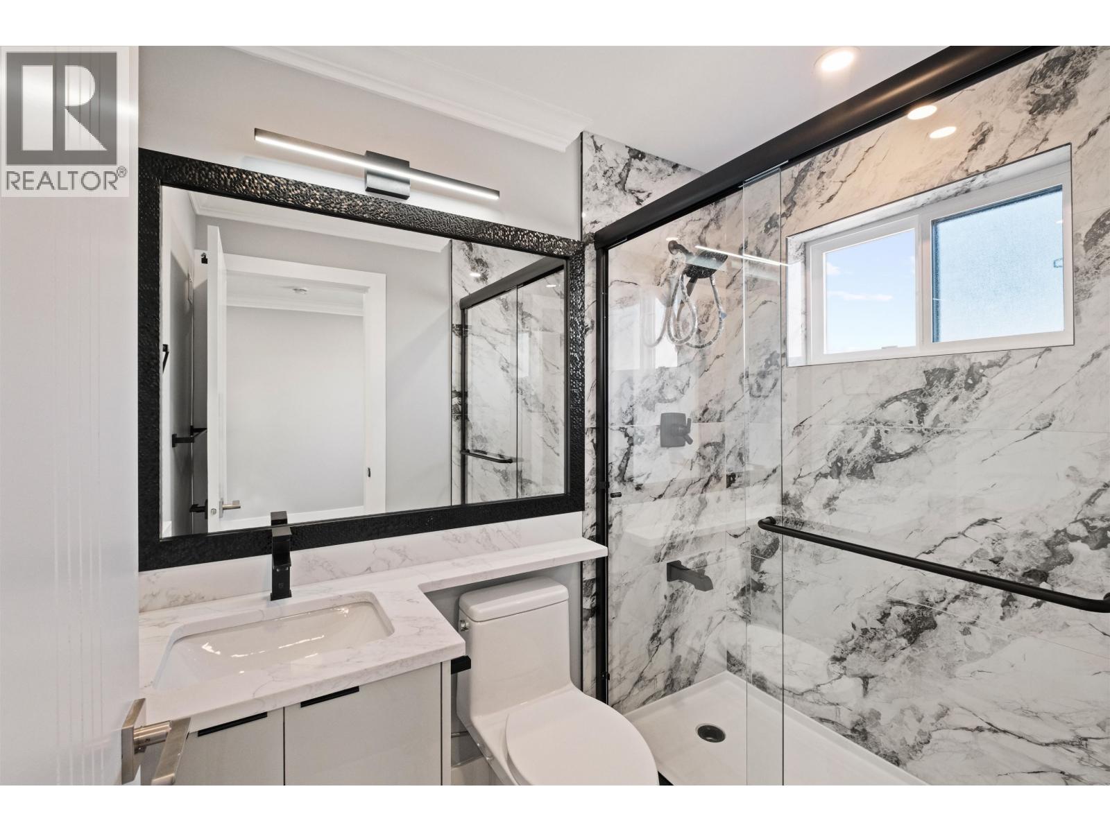 812 Montroyal Boulevard Property Photo 18
