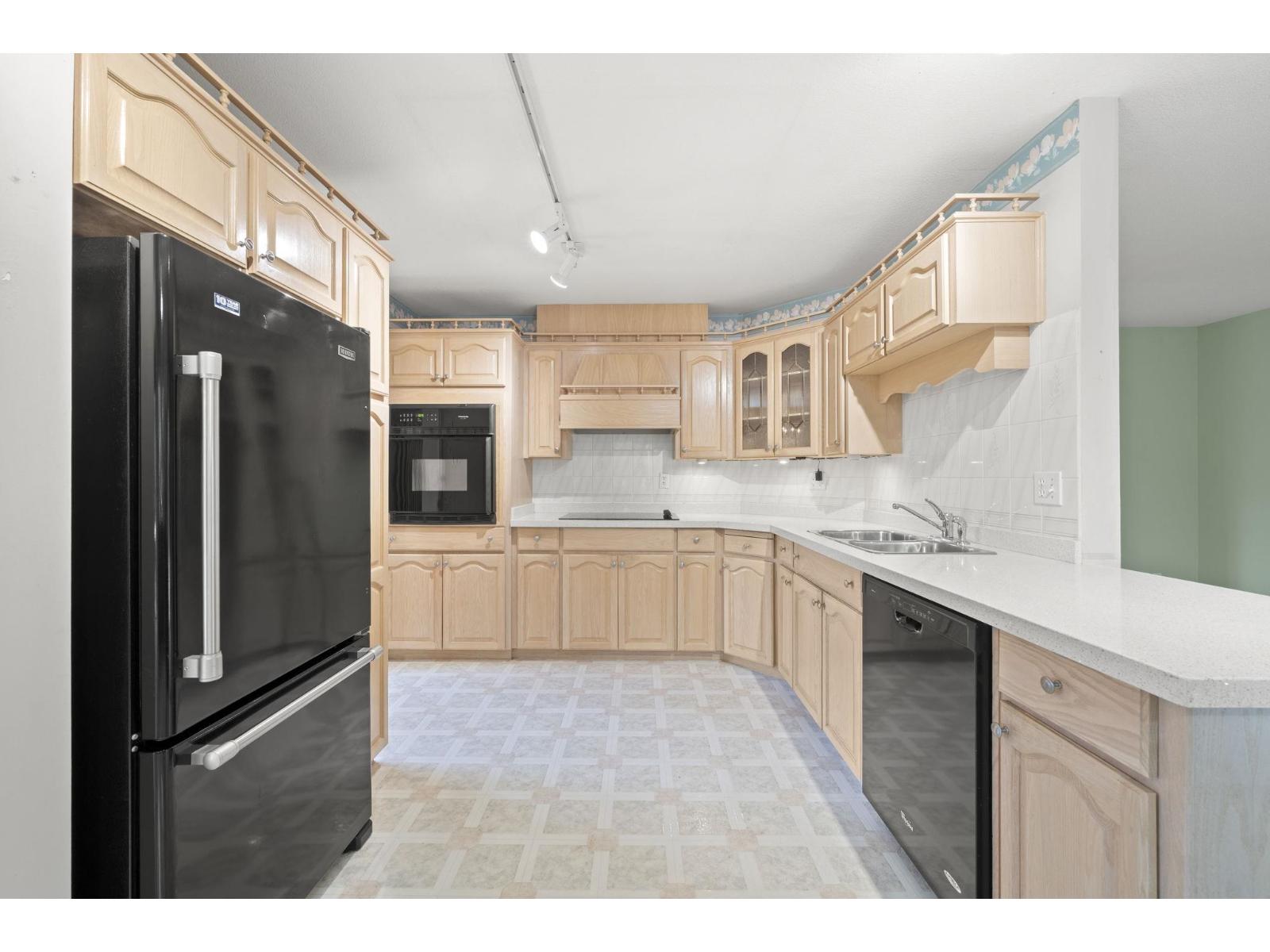 1 8889 212 Street Property Photo 9