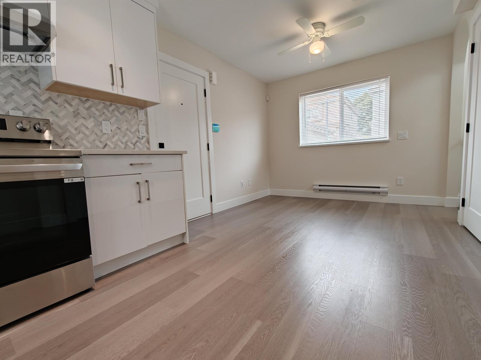 3 381 E 57 Avenue Property Photo 9