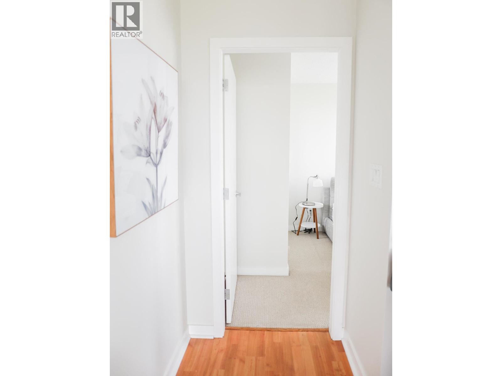 1009 688 Abbott Street Property Photo 23