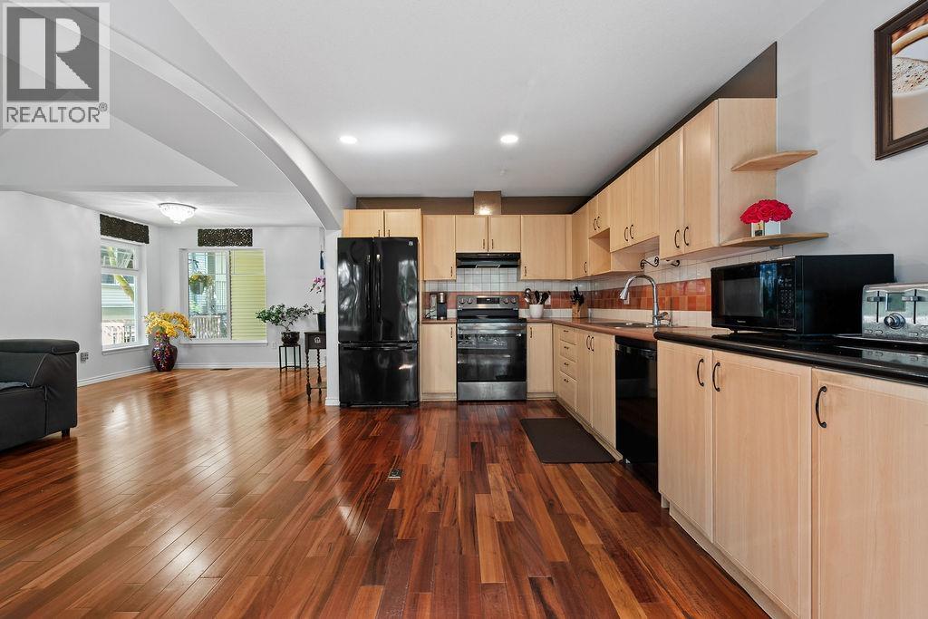 36 2351 Parkway Boulevard Property Photo 7