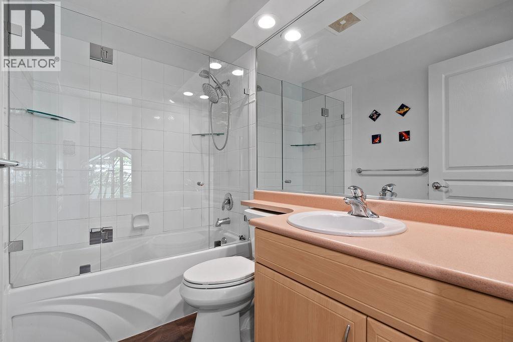 36 2351 Parkway Boulevard Property Photo 23