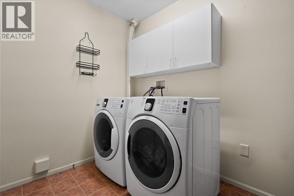 36 2351 Parkway Boulevard Property Photo 24