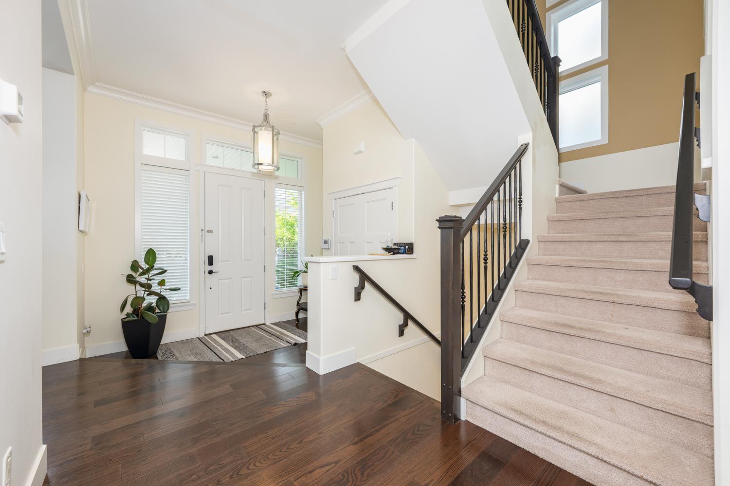 16148 28a Avenue Property Photo 3