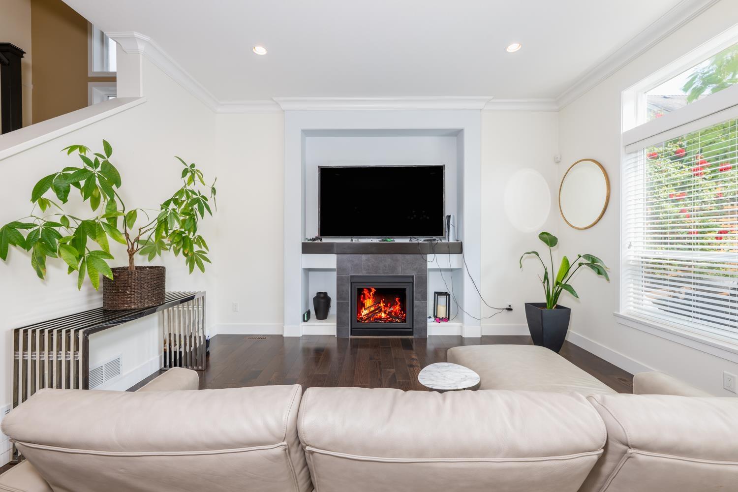 16148 28a Avenue Property Photo 8