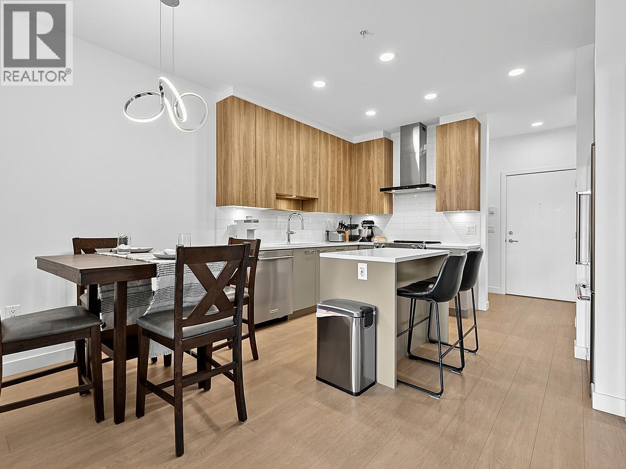 511 7599 15 Street Property Photo 2