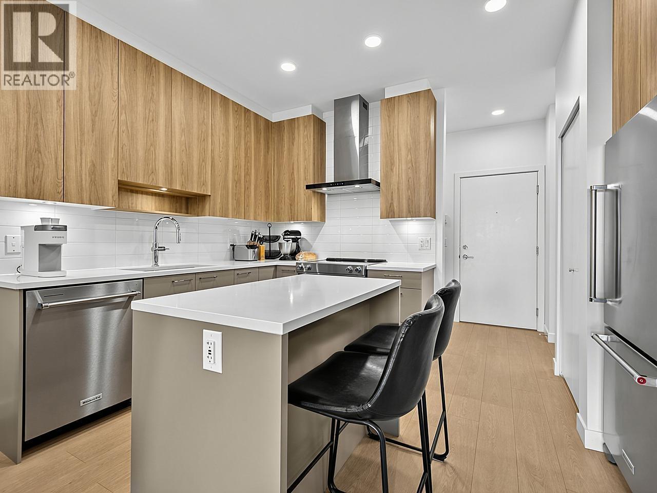 511 7599 15 Street Property Photo 5
