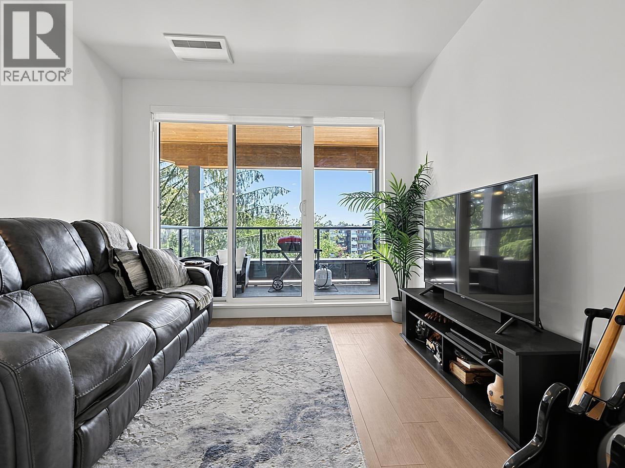 511 7599 15 Street Property Photo 6