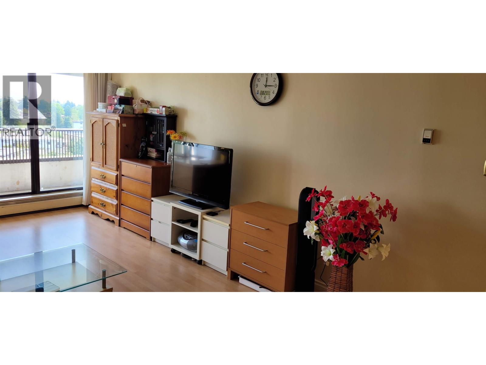 904 4194 Maywood Street Property Photo 11