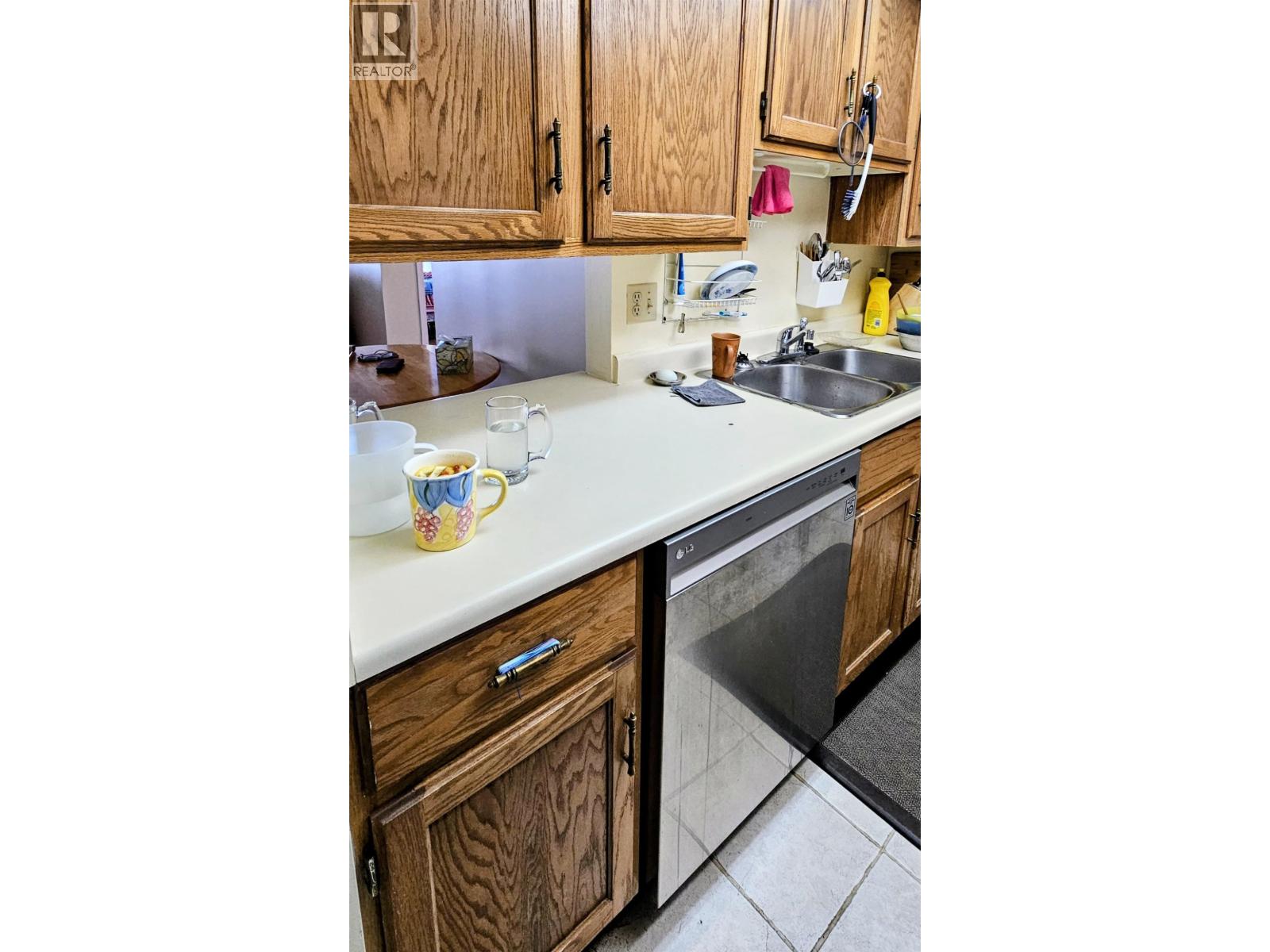 904 4194 Maywood Street Property Photo 14