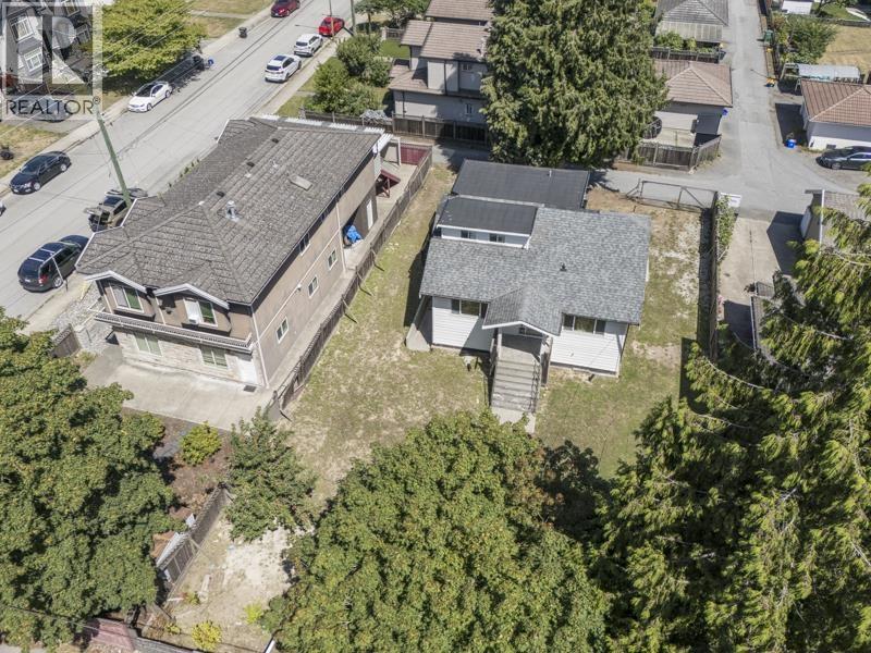 7520 Canada Way Property Photo 11