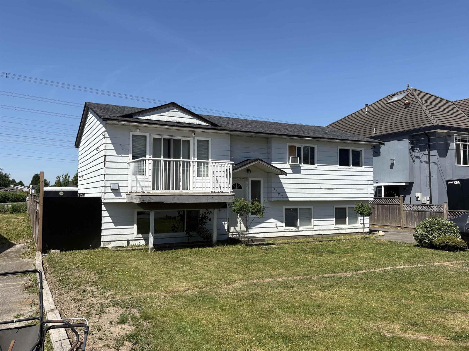 7629 126A STREET Property Photo 1