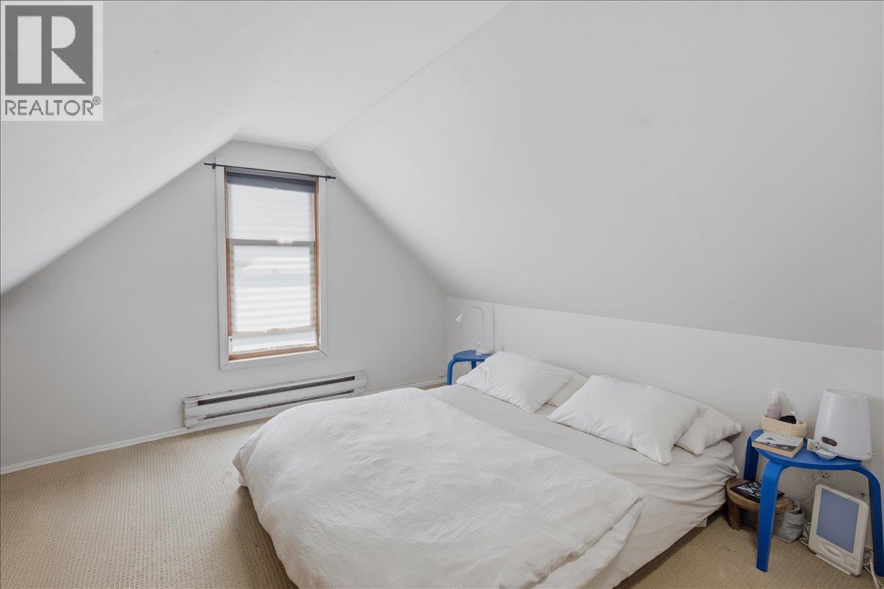 761 E 15th Avenue Property Photo 15