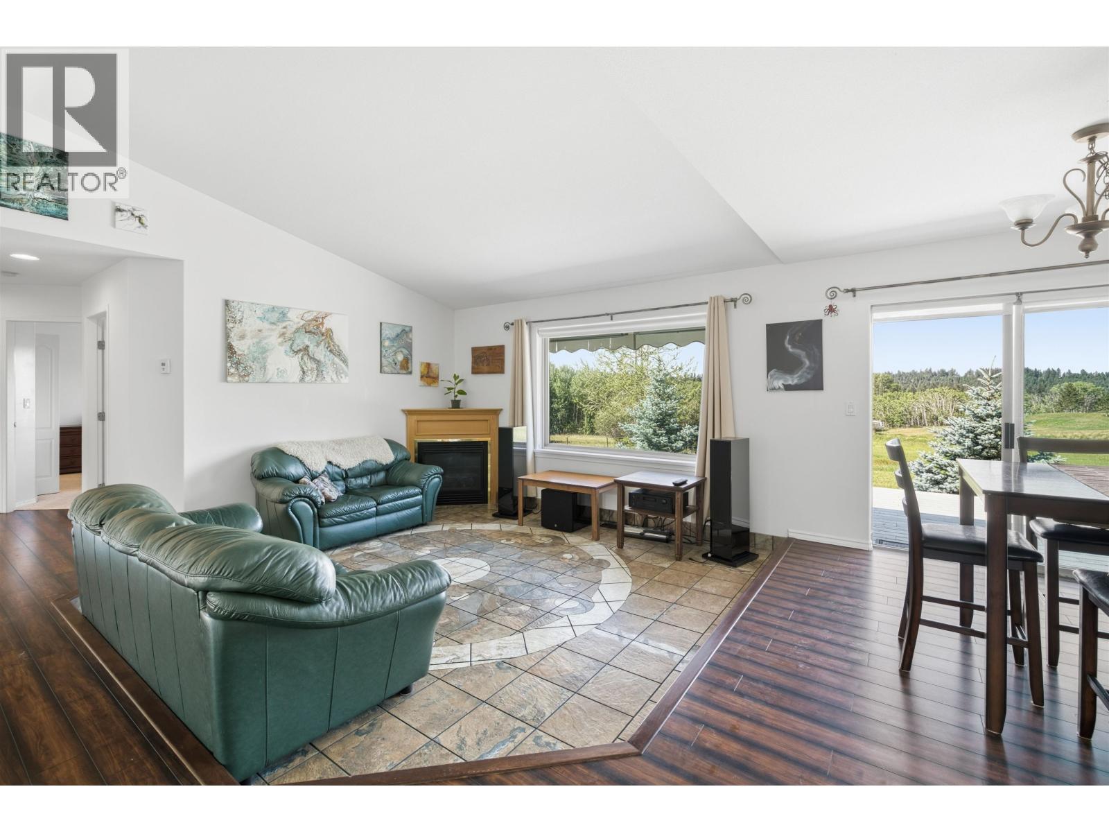4904 Telqua Drive Property Photo 8