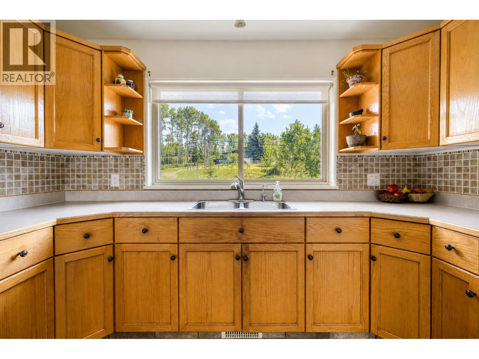 4904 Telqua Drive Property Photo 13