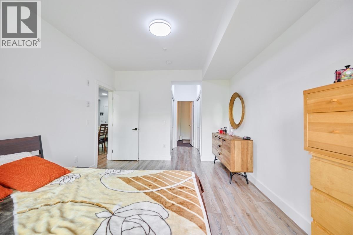 305 22577 Royal Crescent Property Photo 14