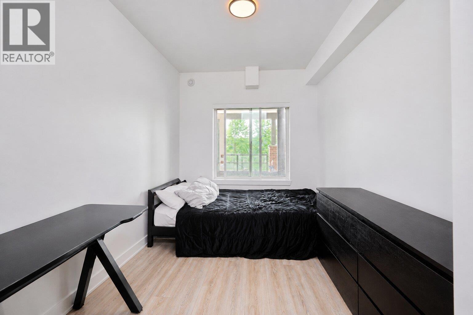 305 22577 Royal Crescent Property Photo 17