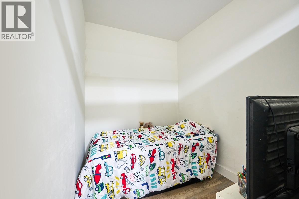 305 22577 Royal Crescent Property Photo 19