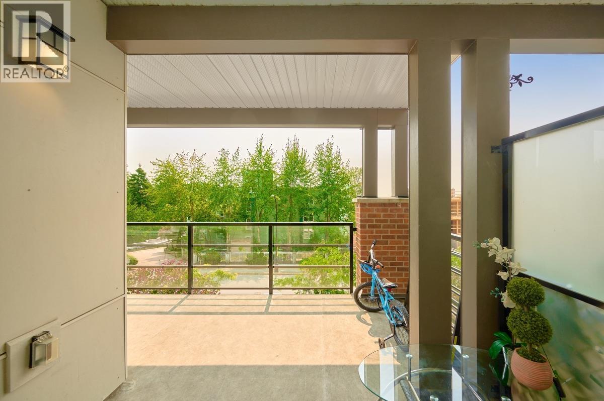 305 22577 Royal Crescent Property Photo 23