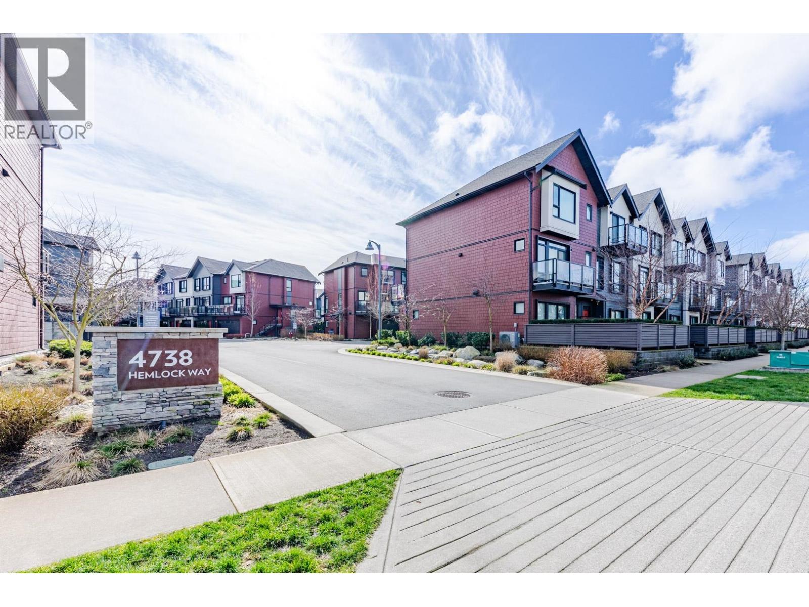 185 4738 HEMLOCK WAY