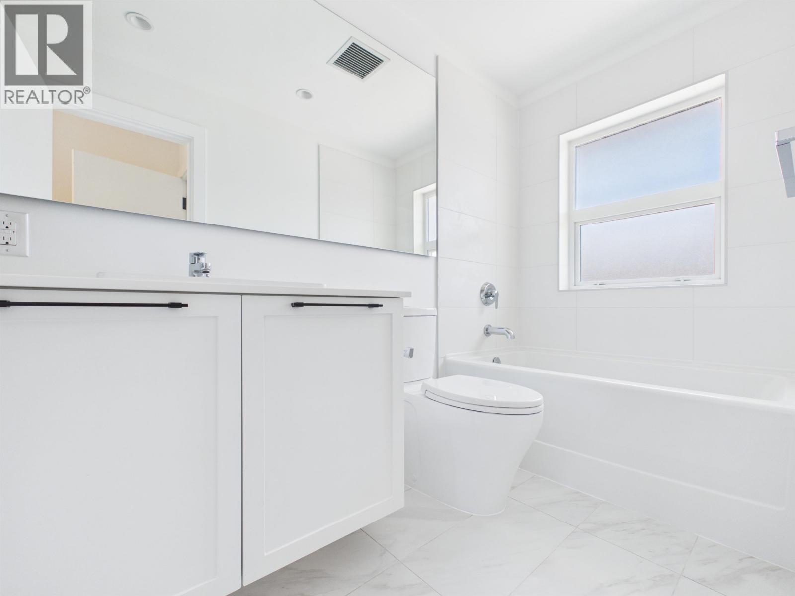 4 9735 University Crescent Property Photo 13