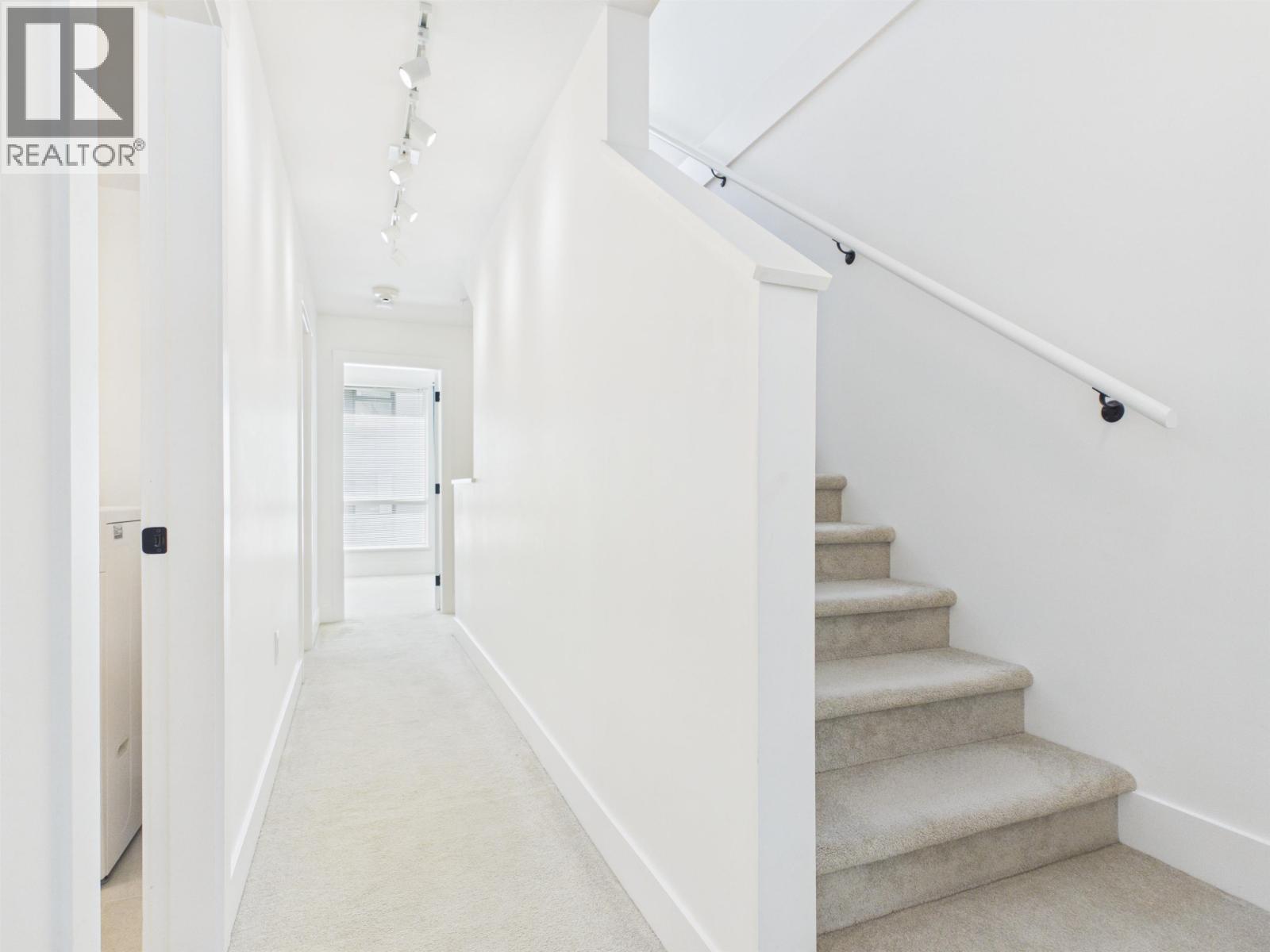4 9735 University Crescent Property Photo 14