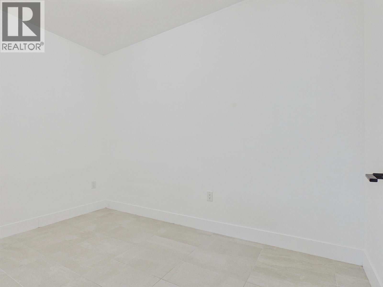 4 9735 University Crescent Property Photo 23