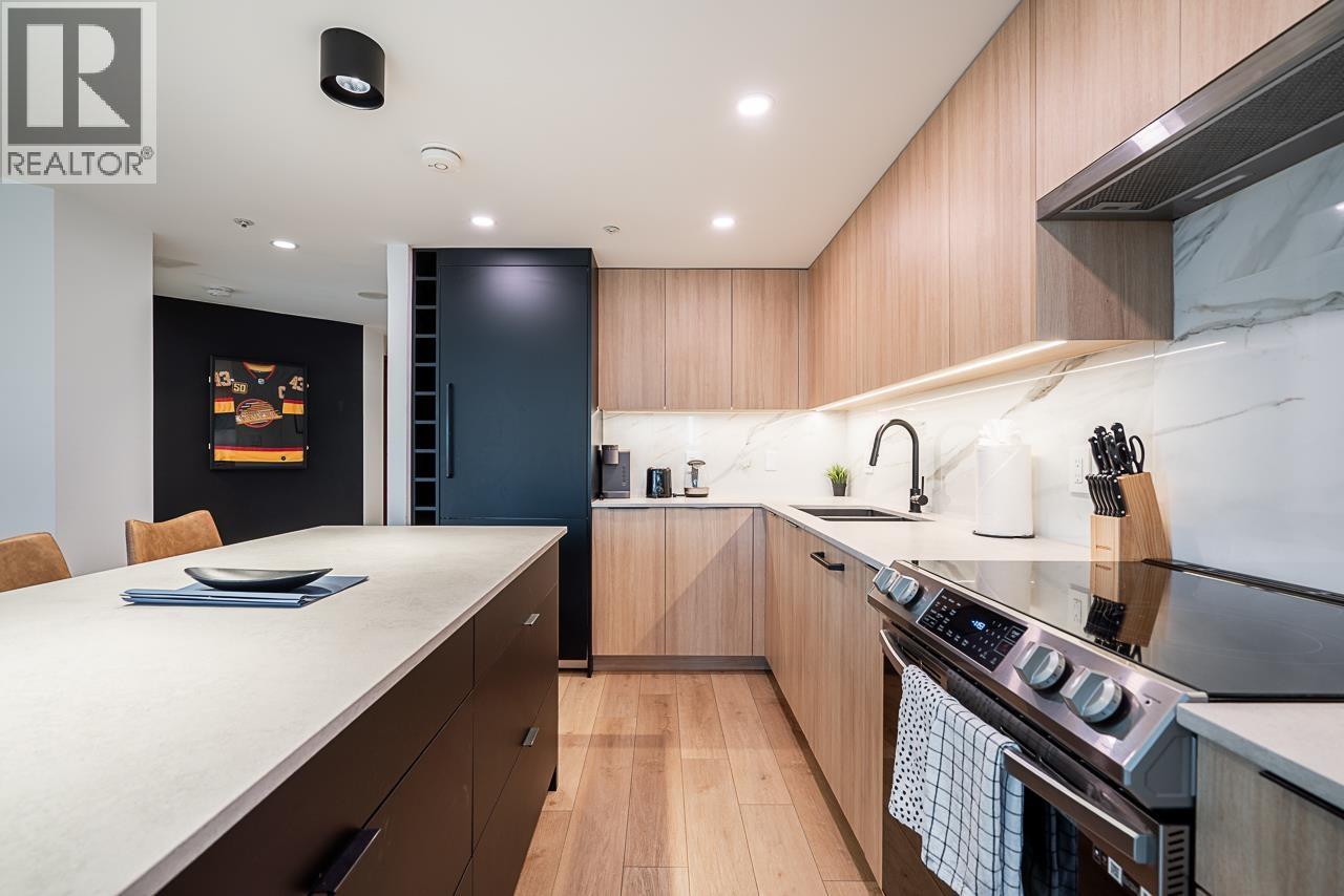 1201 1050 Burrard Street Property Photo 3