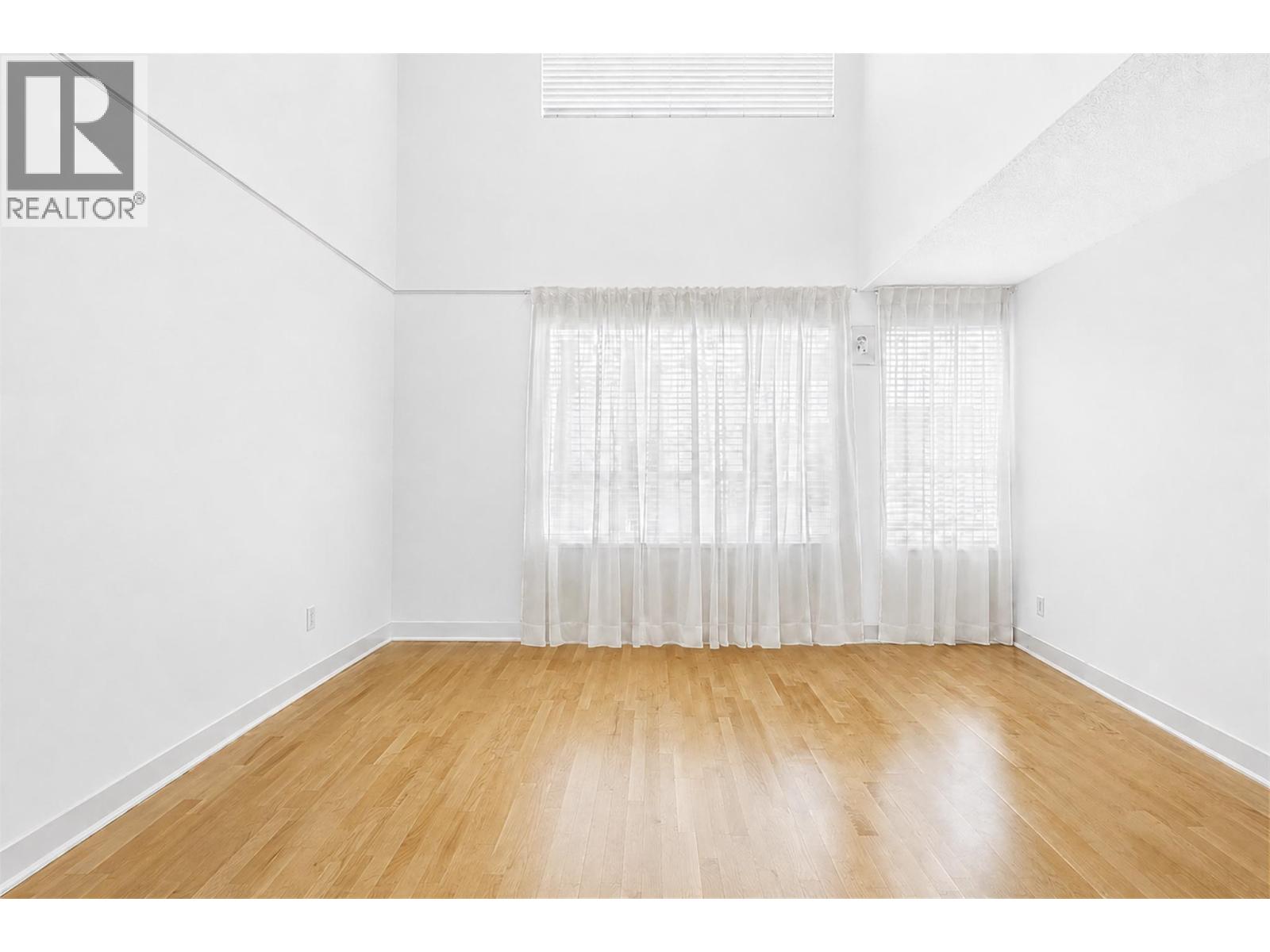 407 1345 Comox Street Property Photo 2