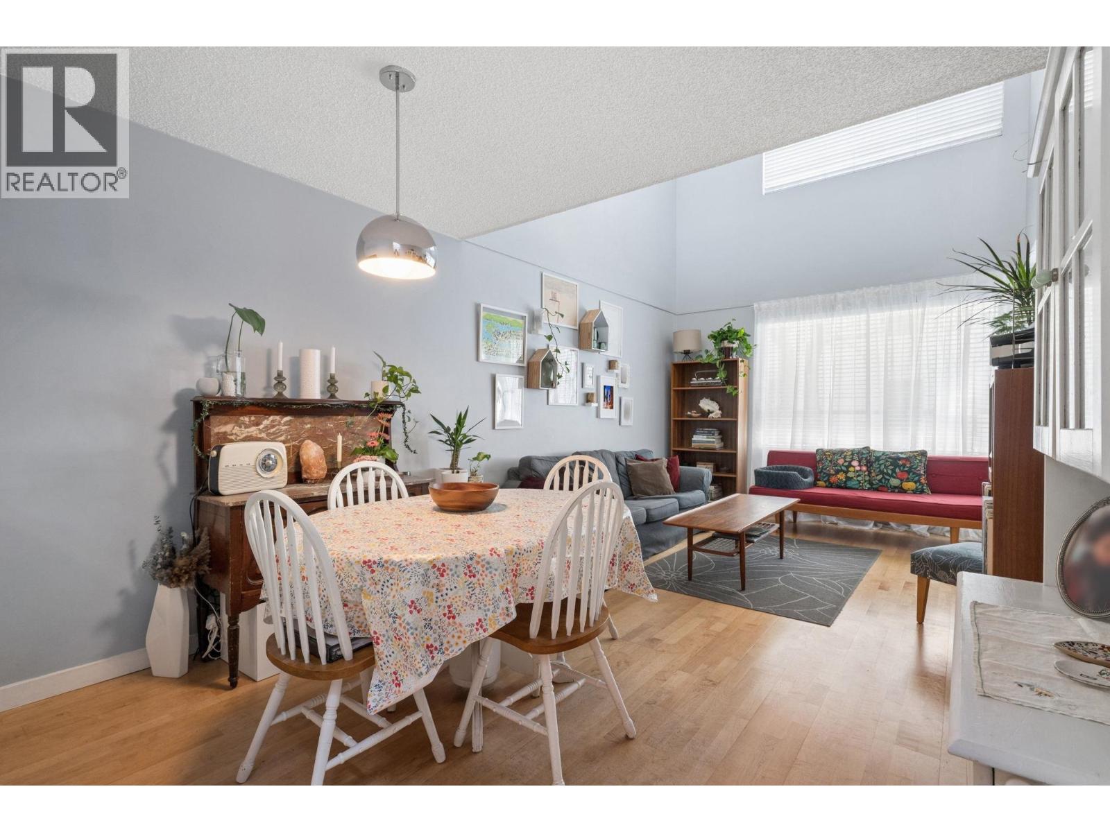 407 1345 Comox Street Property Photo 3