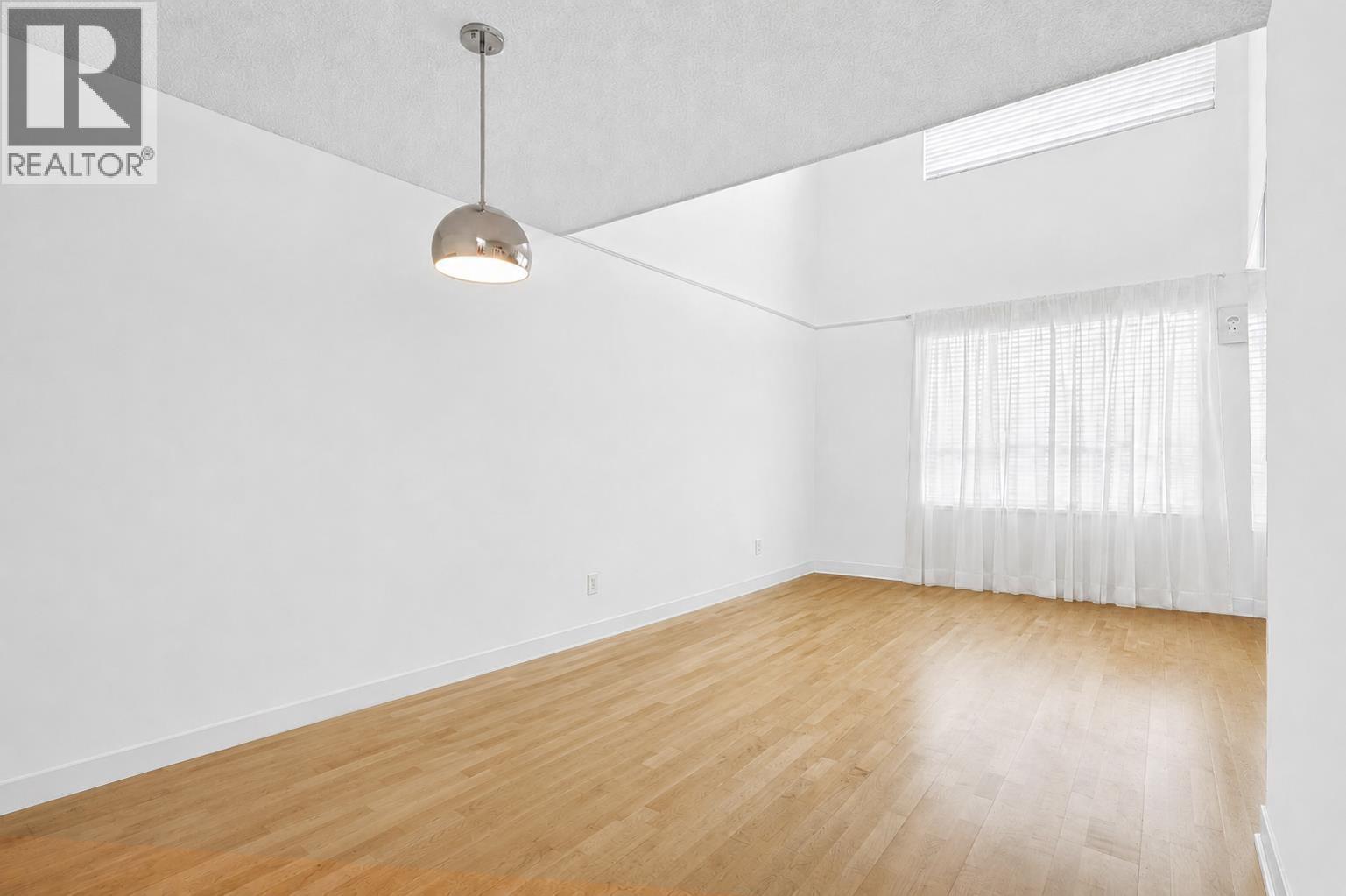 407 1345 Comox Street Property Photo 4