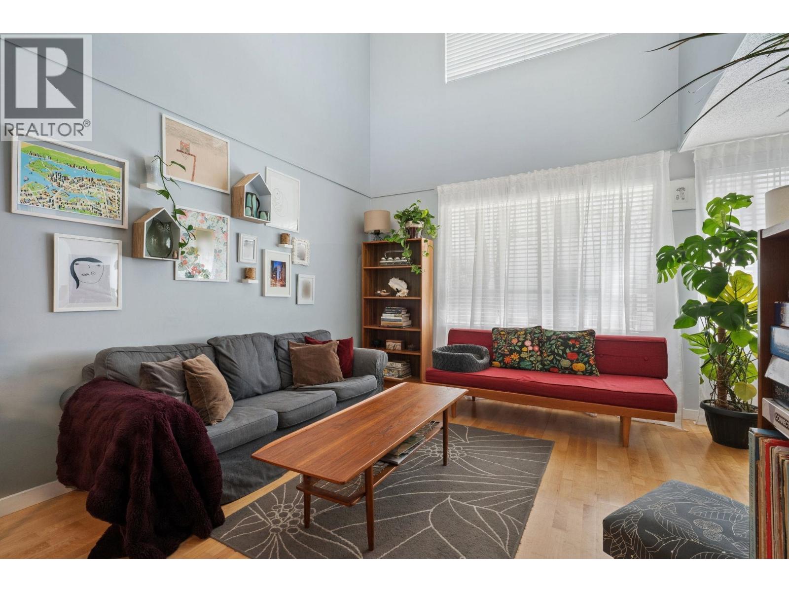 407 1345 Comox Street Property Photo 10