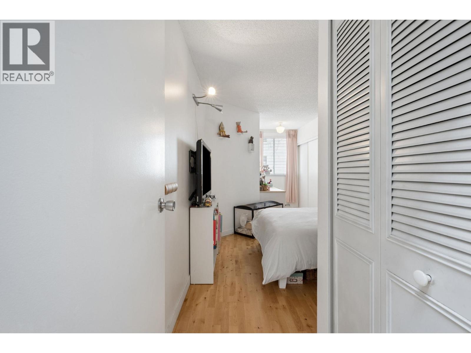 407 1345 Comox Street Property Photo 14