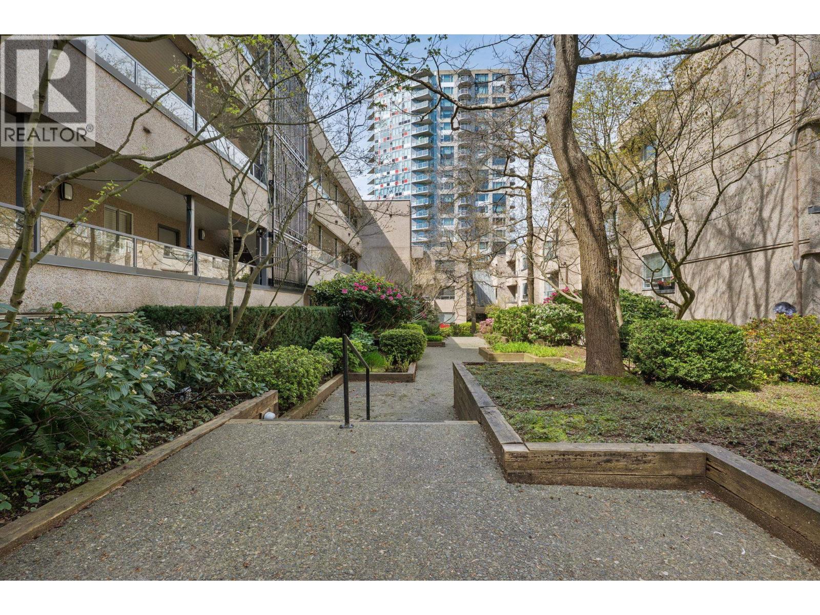 407 1345 Comox Street Property Photo 27