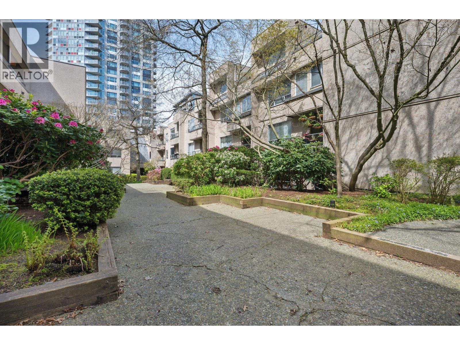 407 1345 Comox Street Property Photo 28