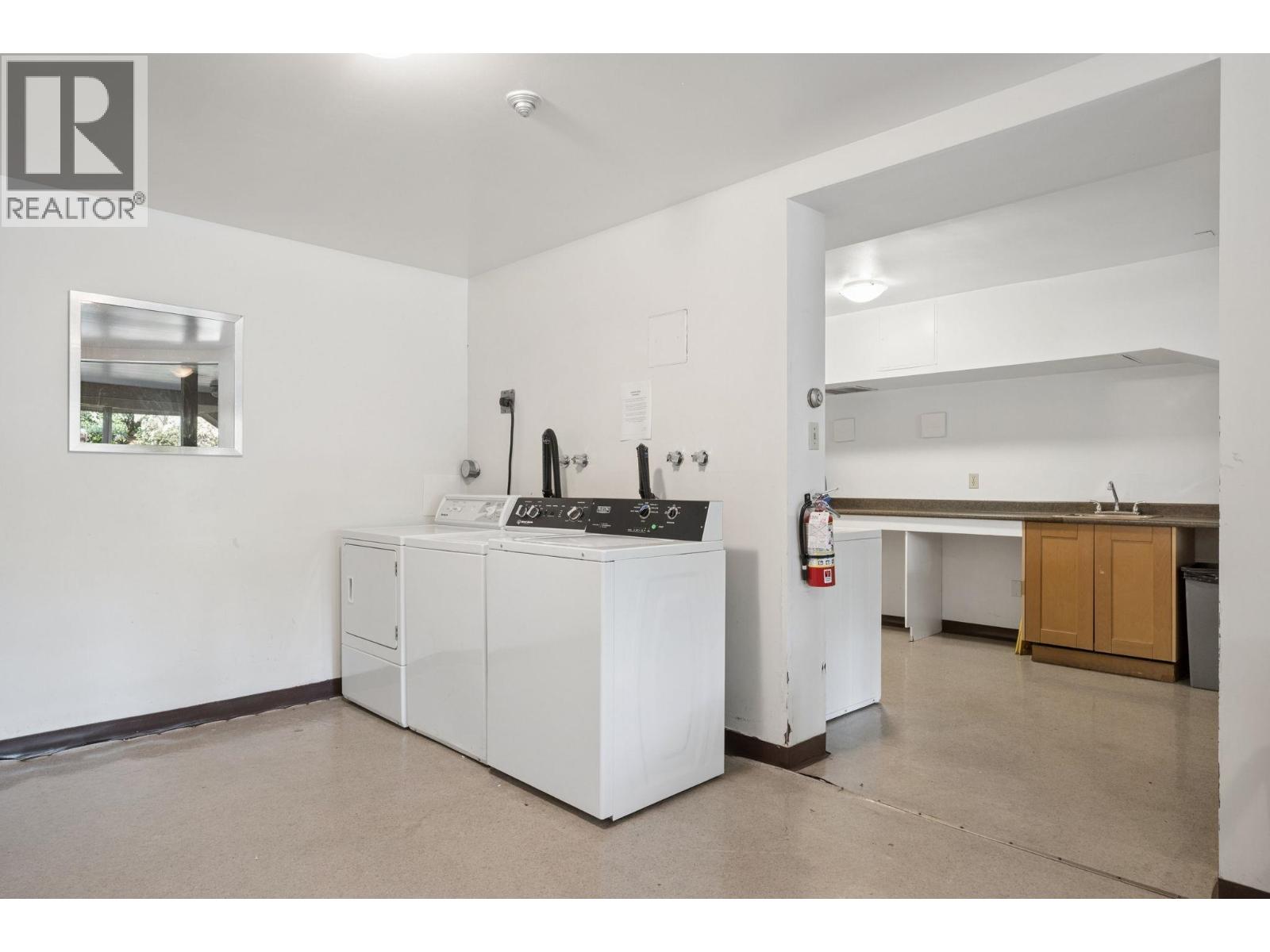 407 1345 Comox Street Property Photo 32