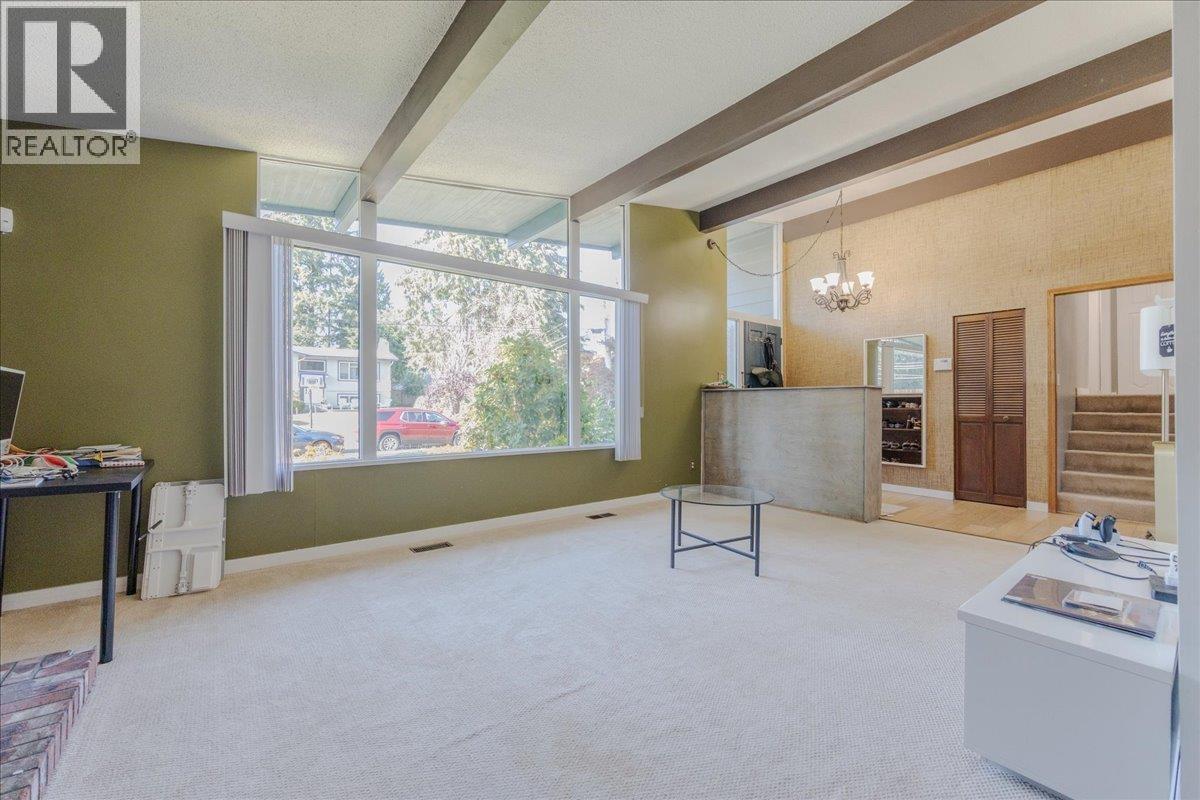 21784 Donovan Avenue Property Photo 9