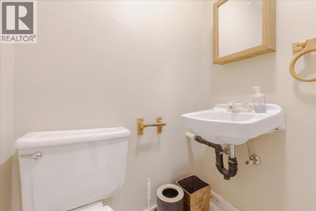 21784 Donovan Avenue Property Photo 25