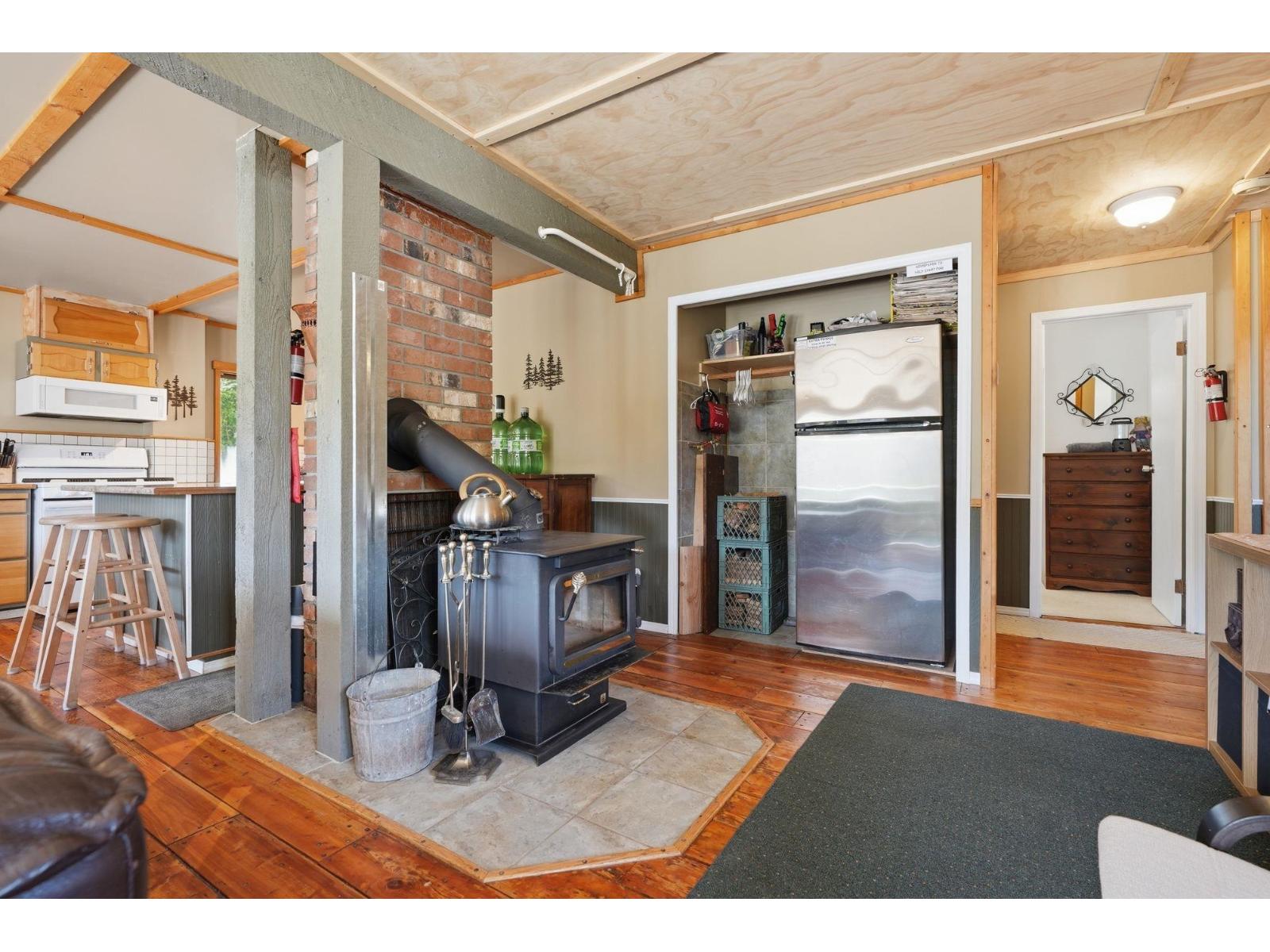 1 20944 Snowflake Crescent Property Photo 6