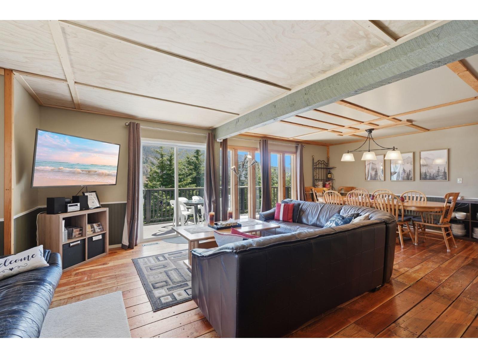 1 20944 Snowflake Crescent Property Photo 8