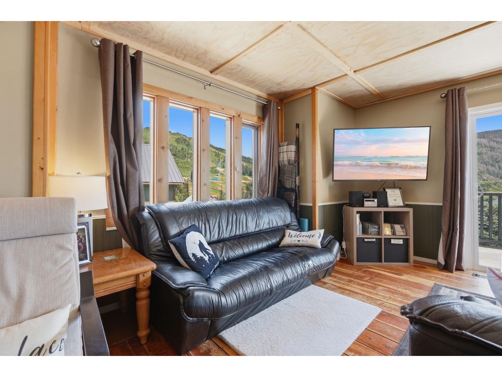 1 20944 Snowflake Crescent Property Photo 9