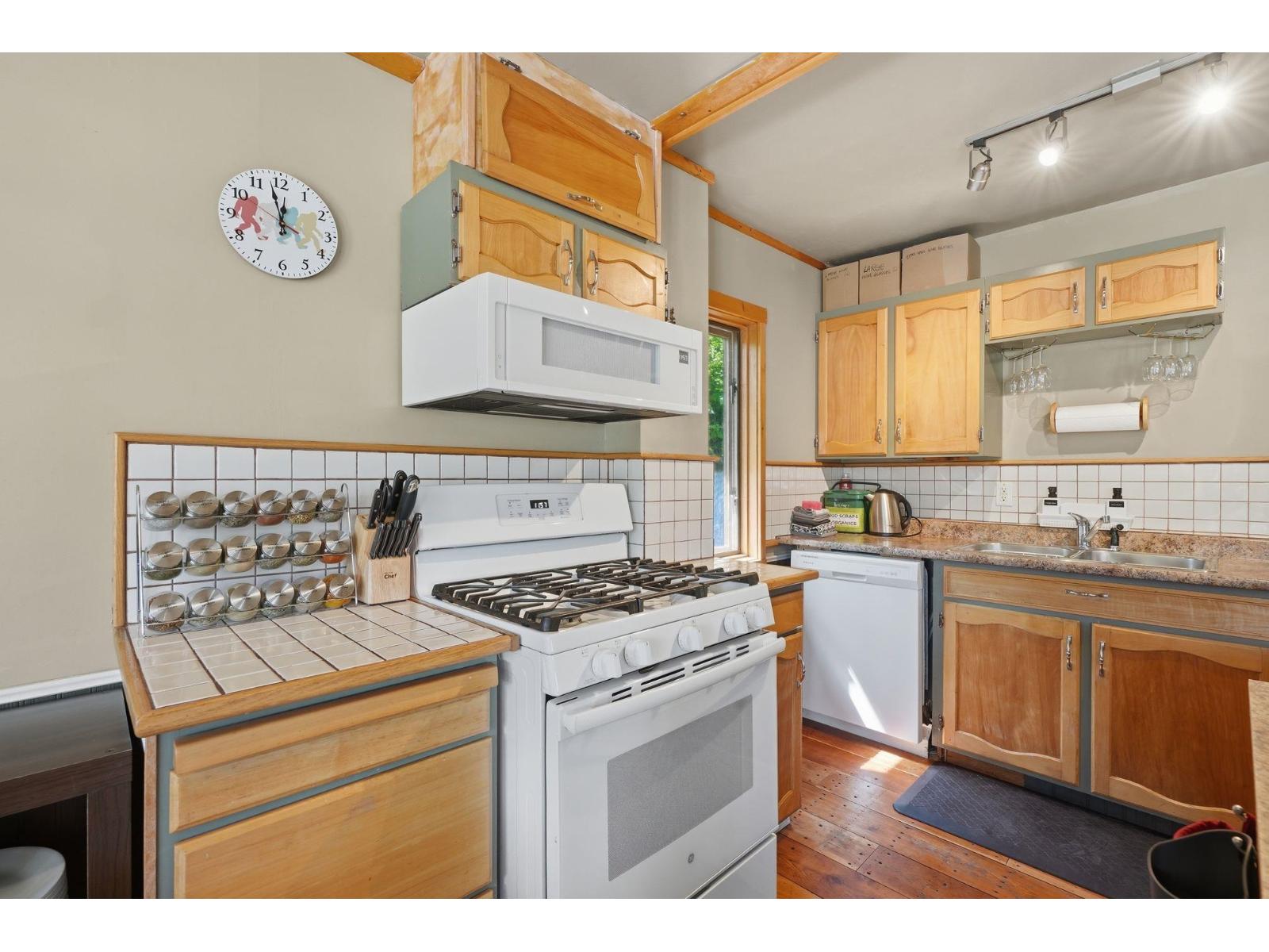 1 20944 Snowflake Crescent Property Photo 13