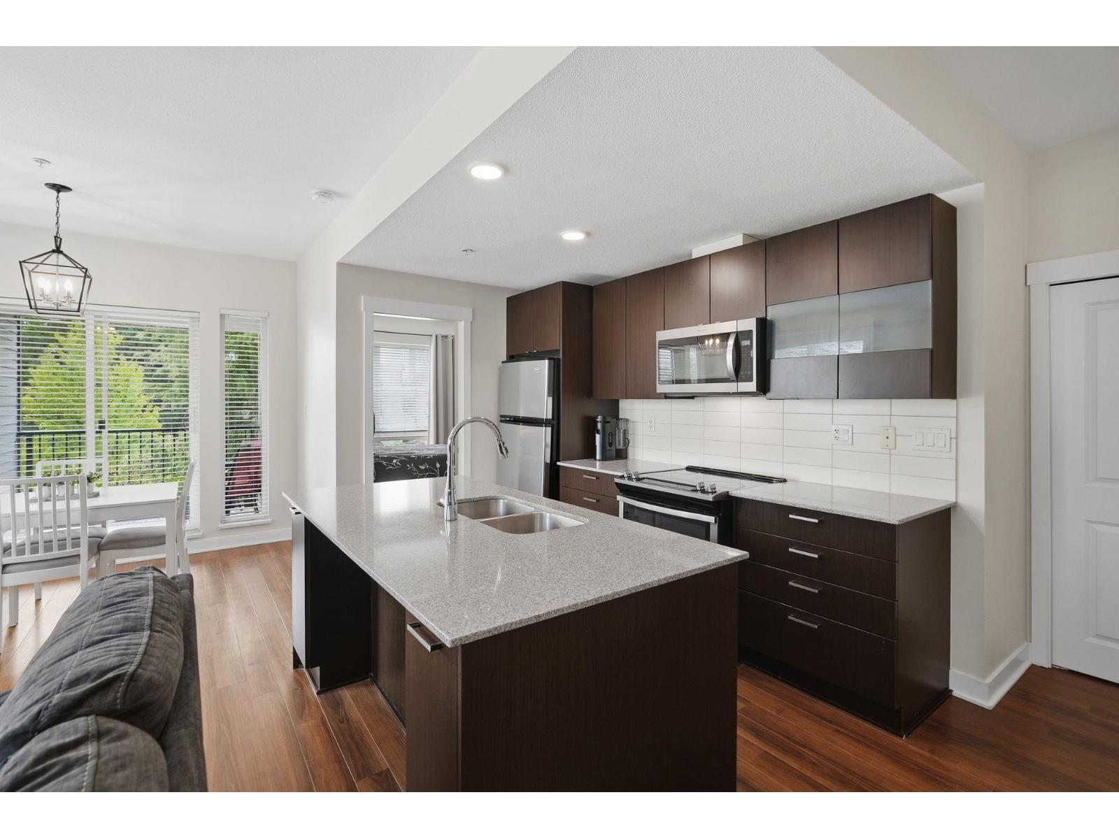 304 13339 102a Avenue Property Photo 2