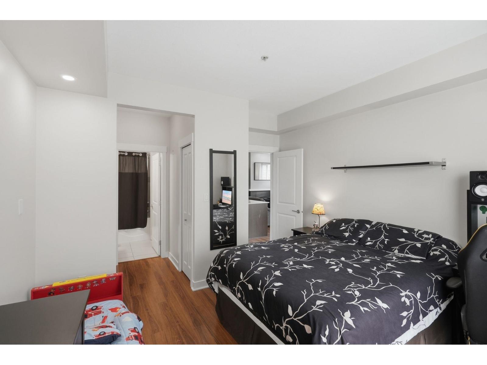 304 13339 102a Avenue Property Photo 13