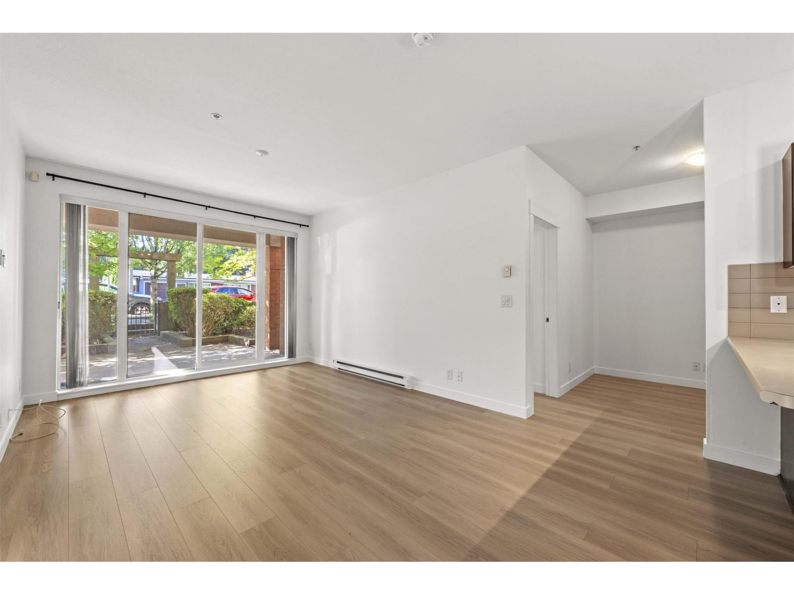 111 33545 Rainbow Avenue Property Photo 6
