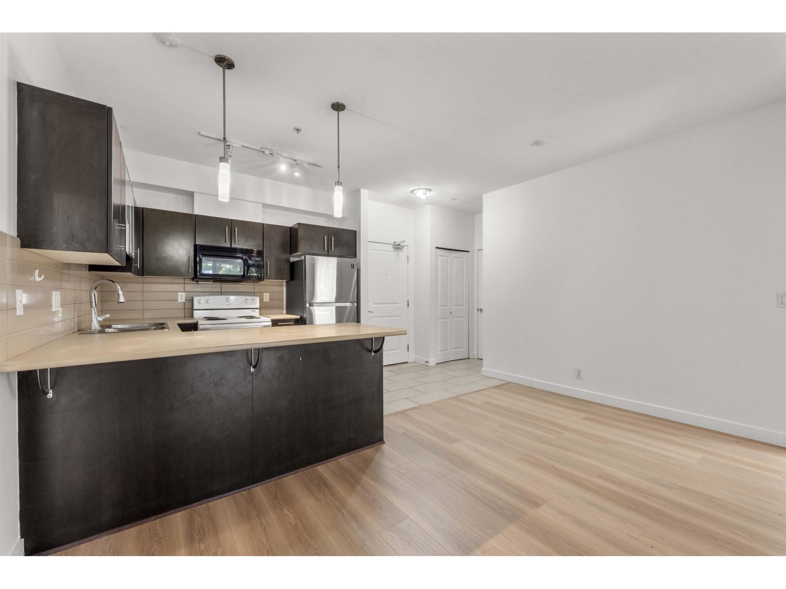 111 33545 Rainbow Avenue Property Photo 9